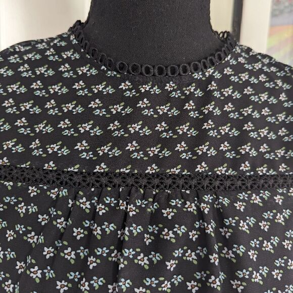 Aqua Flutter Sleeve Tiered Smocked Waist Black Floral Dress sz XS EUC - Picture 6 of 12